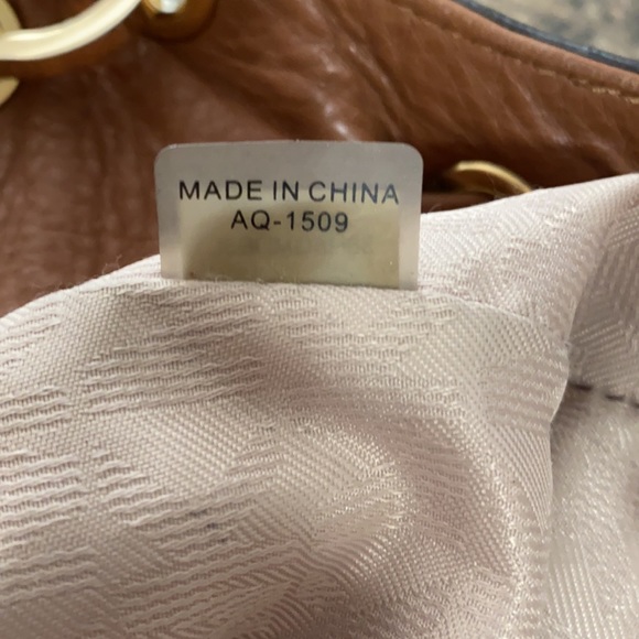 Michael Kors hand bag - Picture 7 of 9